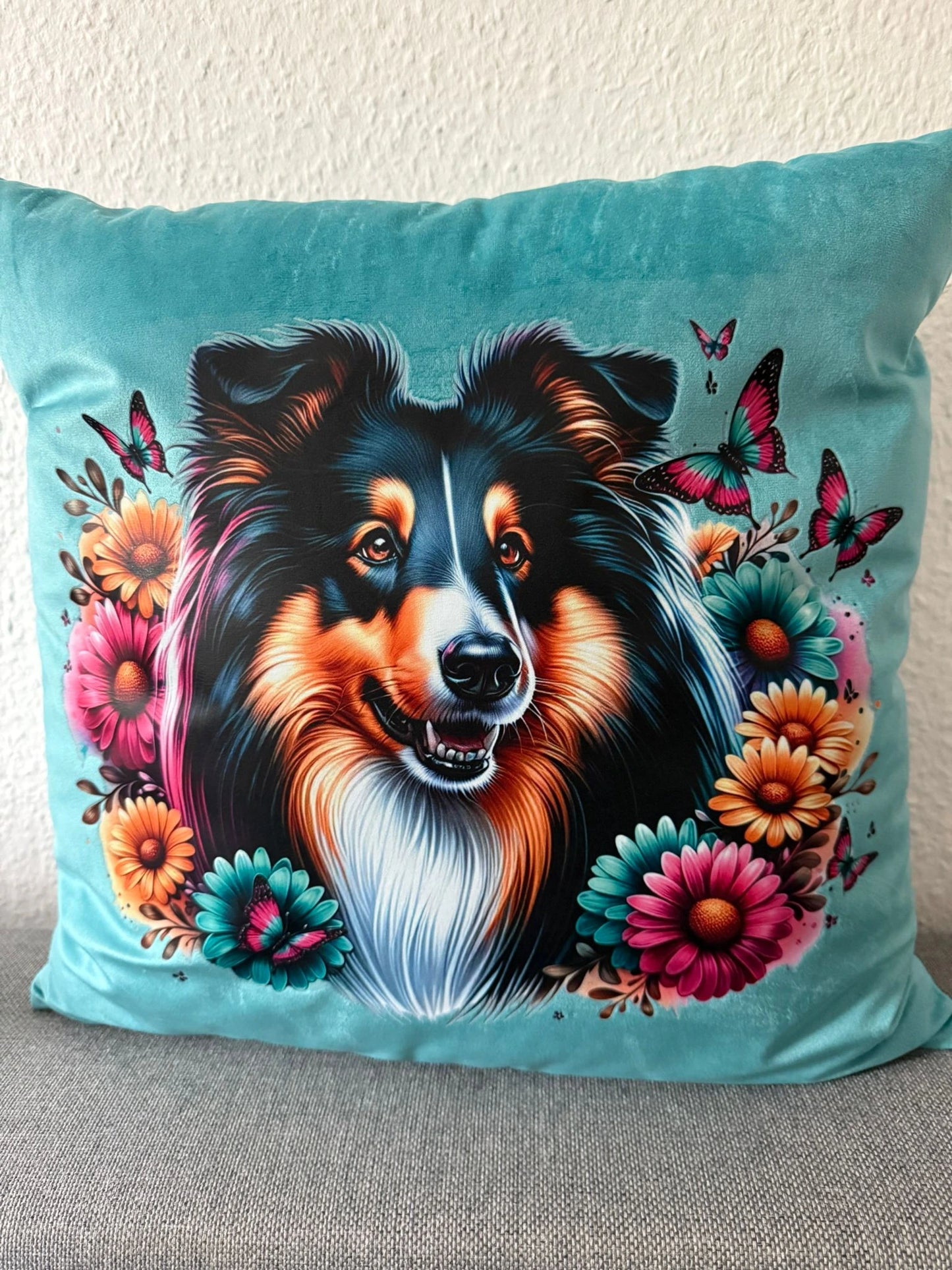 Dekokissen 45x45 cm mit Collie Hundemotiv auf weichem Bezug, fertiges Kissen inklusive Füllung, dekorativ für Sofa, Sessel oder Bett, Lieblingshund.de