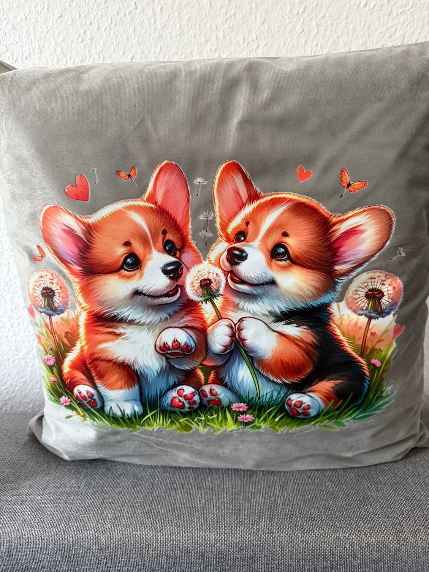 Dekokissen 45x45 cm mit Corgi Motiv, samtweicher Bezug mit Füllung inklusive, dekoratives Sofakissen oder Geschenk für Hundefreunde, Lieblingshund.de