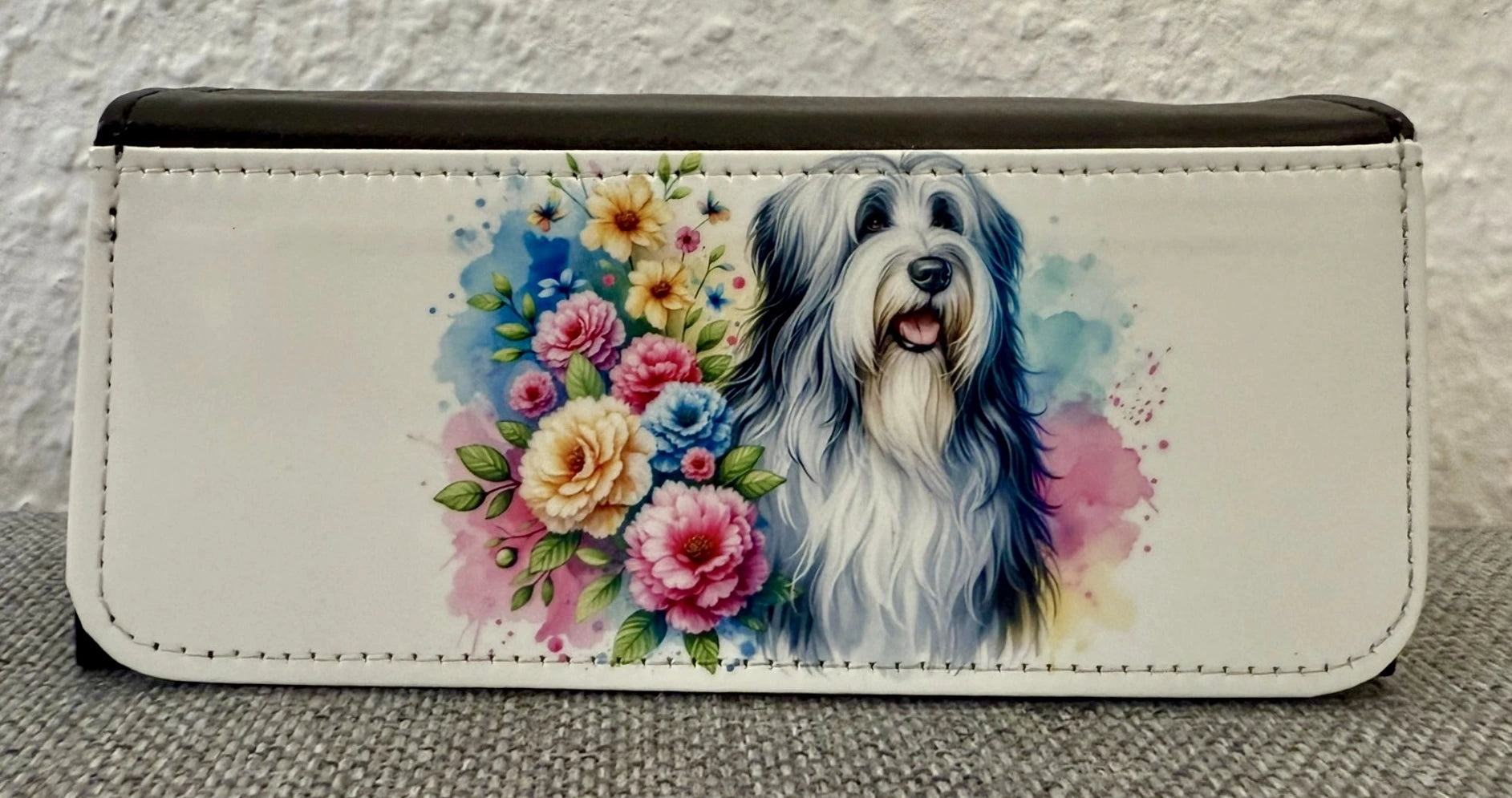 Bearded Collie (Beardie) Brillenetui 16 × 7,5 cm mit Blumenmotiv, pflegeleichtes Material, Lieblingshund.de