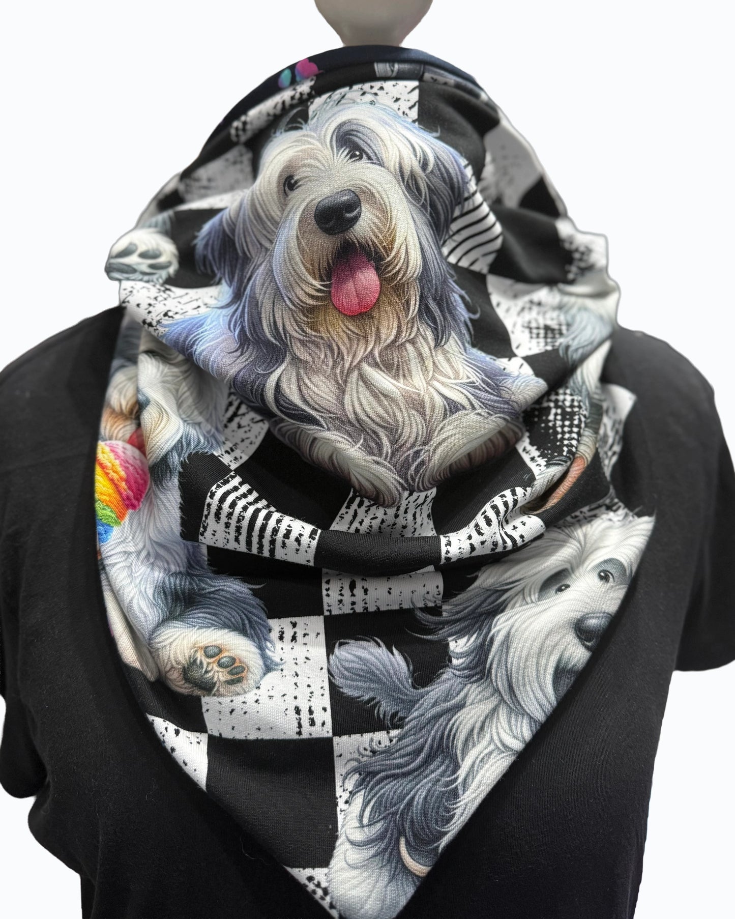Wendeloop Schal mit Bobtail-Motiv, handgenäht aus French Terry, beidseitig tragbar mit Pfotenmuster, für Menschen mit Herz für Hunde